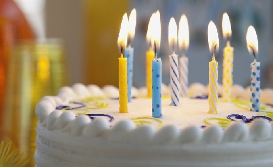 Giresun Şeffaf çilekli yaş pasta yaş pasta doğum günü pastası satışı